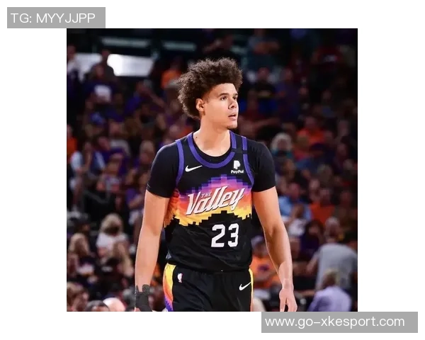 卡梅隆约翰逊状态回暖三分球火力全开助球队赢得关键胜利